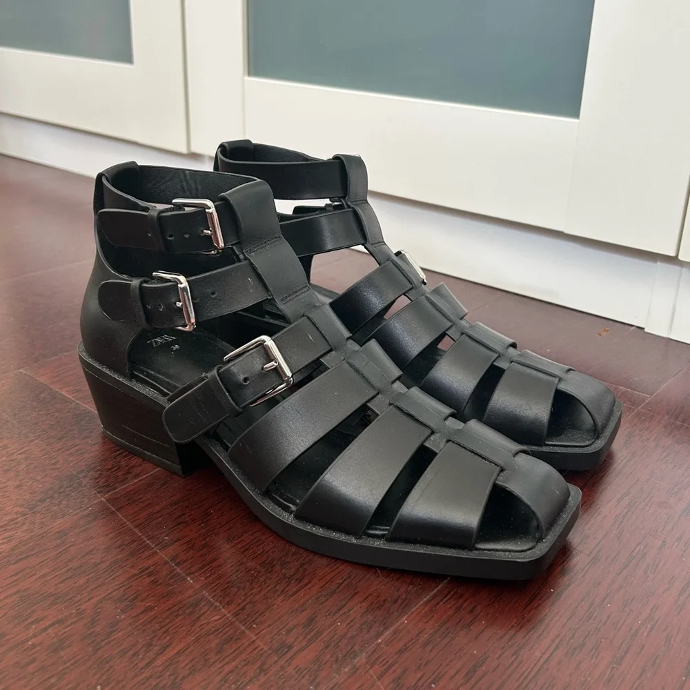 Zara Black Strappy Buckle Block Heel Sandals - Picture 4 of 7